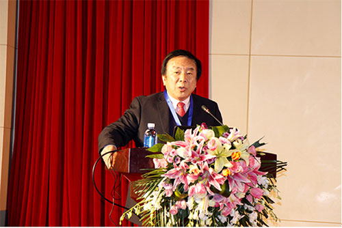 中國(guó)汽車(chē)改裝用品協(xié)會(huì)會(huì)長(zhǎng)李仁貴致辭